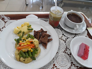 Menu makan ala western di RS. HERMINA