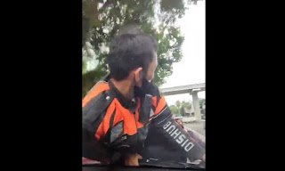 Netizen Protes Soal Viral Video Petugas Dishub Naik Kap Mobil saat Razia