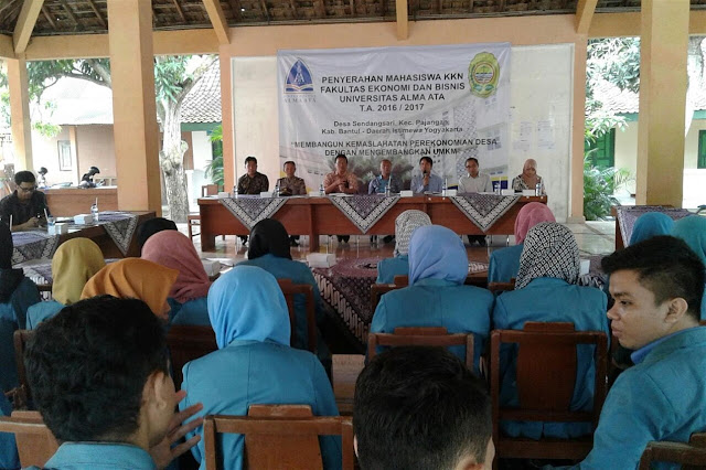 Kanit Binmas Polsek Pajangan Menghadiri Penerimaan KKN Mahasiswa Alma Ata Yogyakarta Fakultas Ekonomi Dan Bisnis Di Desa Sendangsari