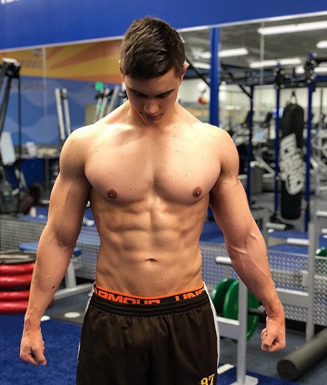 young-fit-shirtless-gym-body-boys-strong-arms-big-nipples