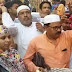 बनारस में बरसे सद्भावना के फूल, मुस्लिम परिवारों ने किया शिव भक्तों का स्वागत