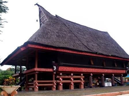 Sky Fly Maluku  Utara Tarian Adat  Rumah Adat  Pakaian  