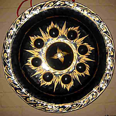 a gong belonging to composer William Kraft