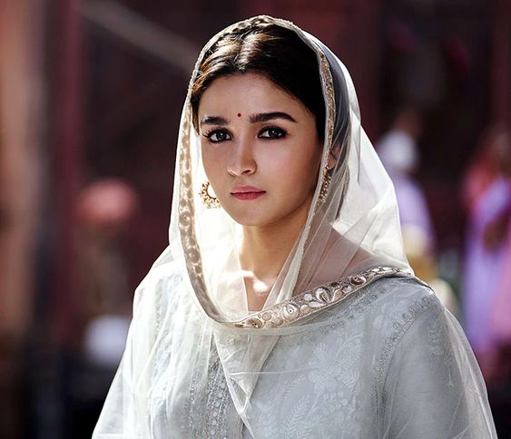 Beautiful images of Gangubai Kathiawadi starring Alia Bhatt