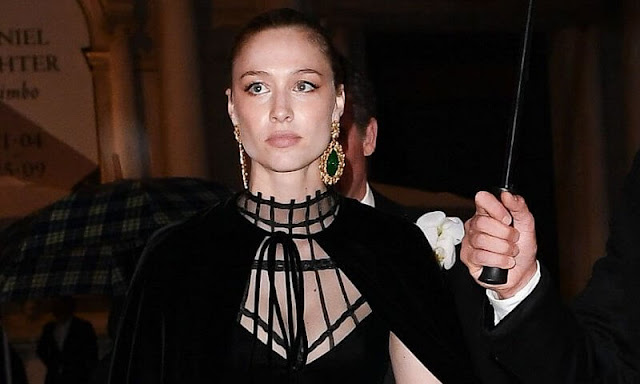 Beatrice Borromeo wore a black gown from Dior Haute Couture Spring 2018 collection, and Buccellati earrings