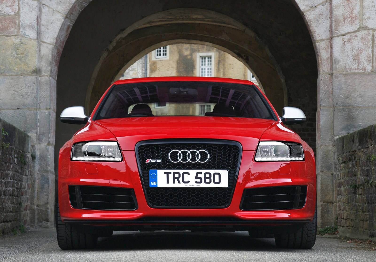 Audi RS6 Front Wallpaper