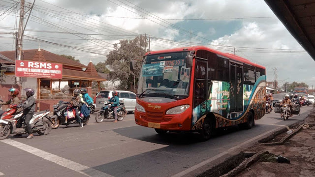 Naik Trans Jateng ke Soto Sokaraja