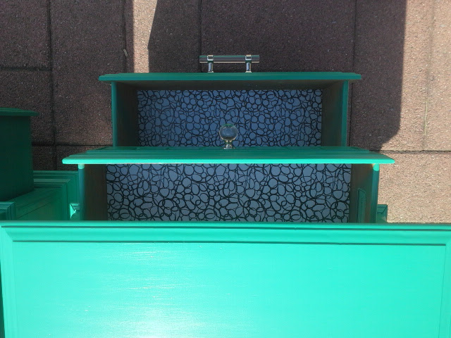 Green Nightstand set