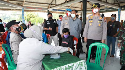 Kapolresta Tangerang Apresiasi Vaksinasi di Ponpes Al-Ma'mur Solear