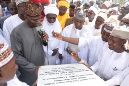 Fashola Commissions Power Station in Zamfara State (Photos)