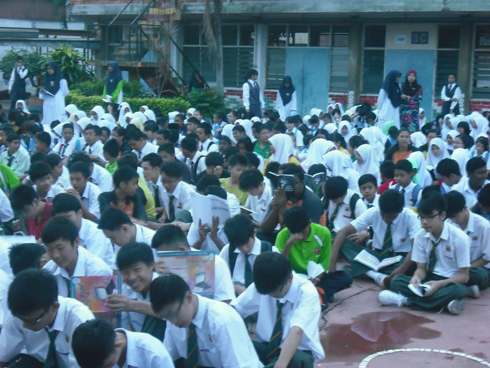 PANITIA BAHASA MELAYU SMK TUN MUTAHIR, 75350 BATU BERENDAM 