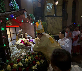 Natal na China 2016. Até bispos amigos do socialismo como D. Joseph Li Shan, arcebispo de Pequim, respeitaram o Natal.