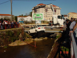 coche-en-rio