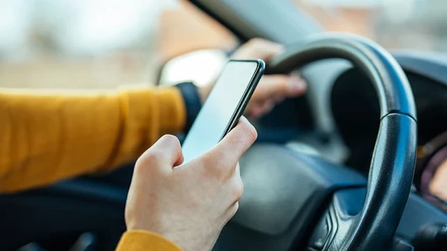 In the past months, We lost entire families because the use of Mobile phones while driving - Saudi-Expatriates.com