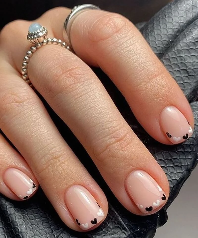 Unhas clean girl: tendências de unhas decoradas