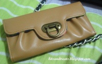 avon ode to leaves wallet, by bitsandtreats