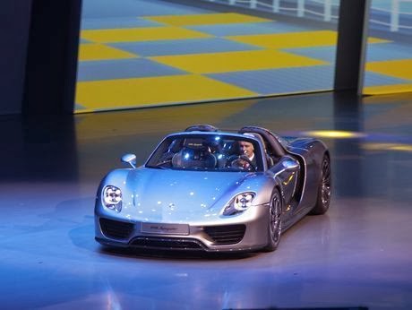 Foto Porsche 918 Spyder Mobil Termahal Super Cepat 