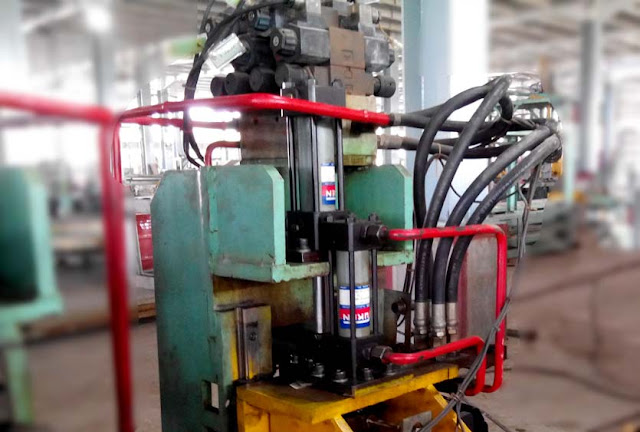 Hydraulic system maintenance