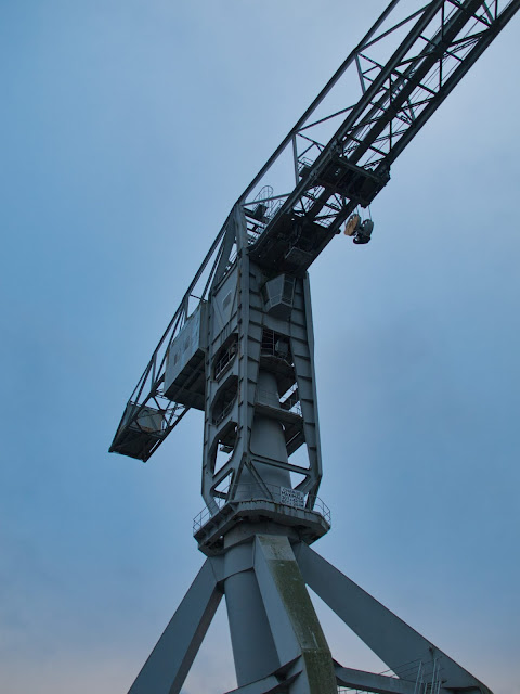 jiemve, la grue grise TITAN à Nantes