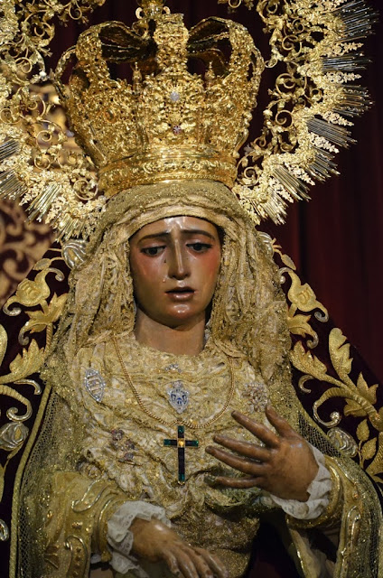 María Stma de la Amargura Coronada  ( Sevilla )