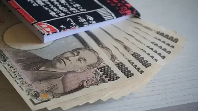 ما هي العملة المستعملة في اليابان