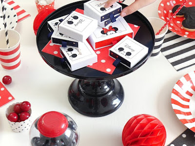 Collection theme deco anniversaire rouge et noir 174531