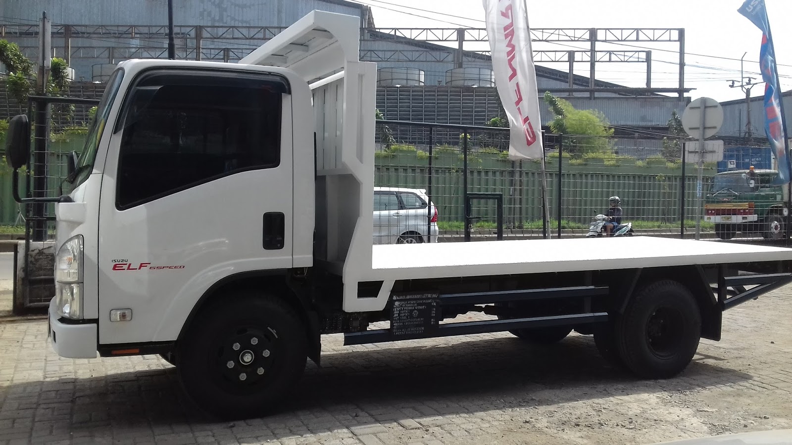 Foto Mobil Truk  Isuzu  Elf  Modifikasi Mobil