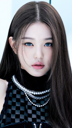 Wonyoung usando reto com olhos azuis Kpop Images and Gifs Wonyoung usando reto com olhos azuis Kpop Images and Gifs
