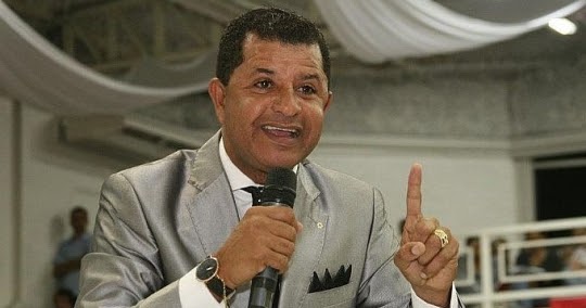 Resultado de imagem para pastor AbÃ­lio Santana sofreu um grave acidente