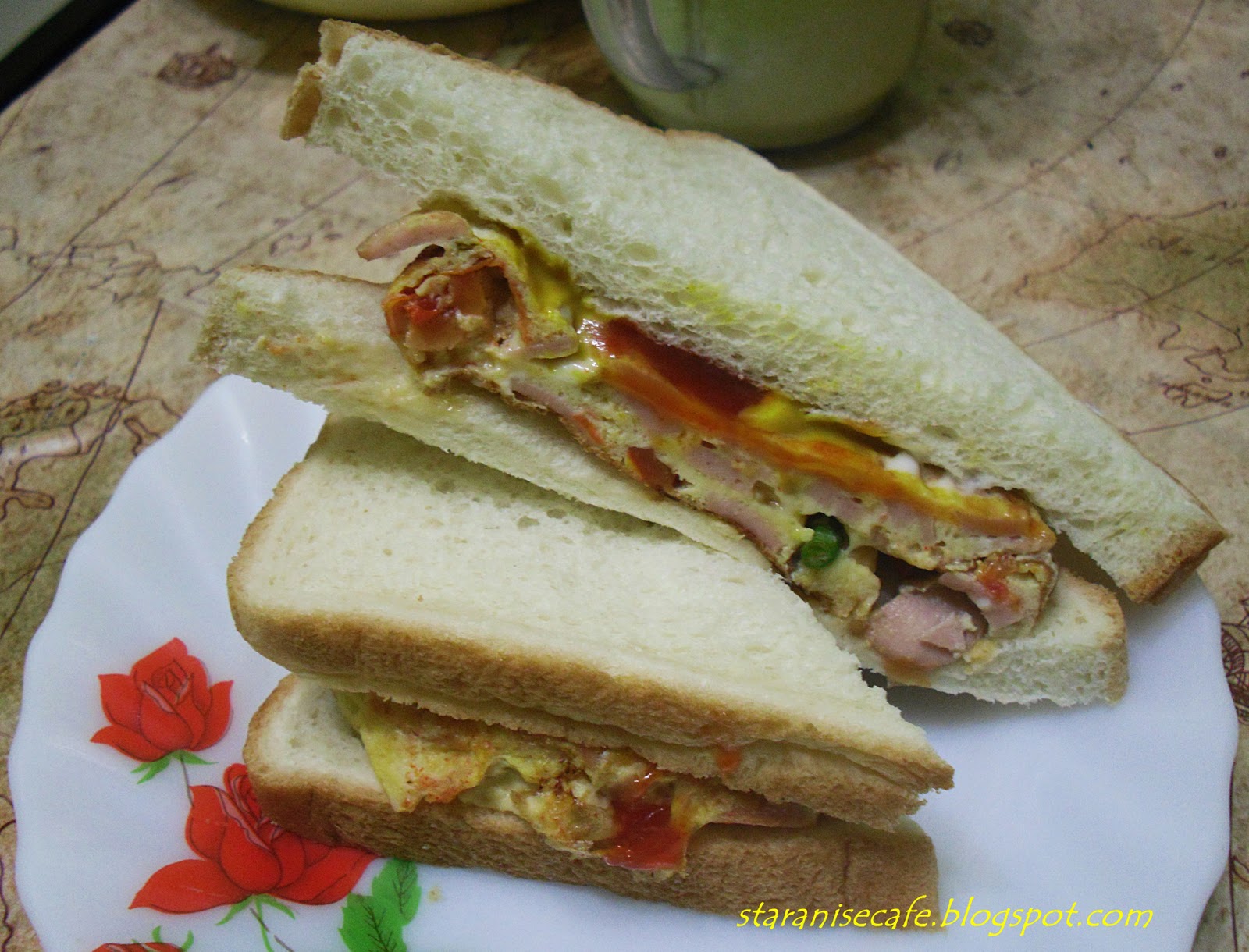 STARANISE CAFE: Sandwich Telur Sosej