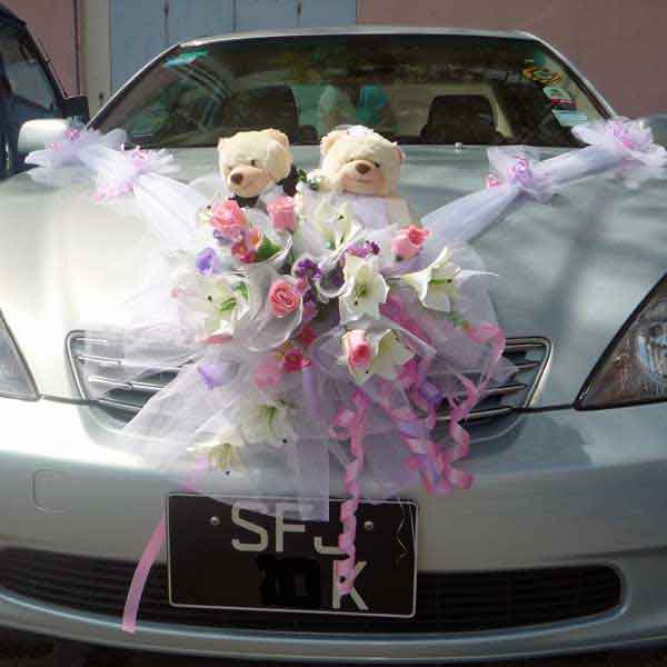 Ideas Decorate The Bridal Car With Doll