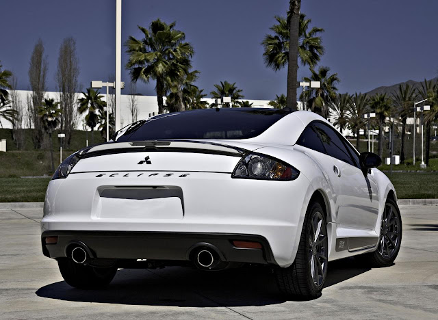 Mitsubishi Eclipse SE 2012 photos