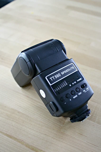 Neewer Speedlite TT560 for bright, clear photos