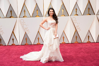 aulii cravalho oscar kirmizi hali