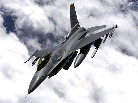 wallpaper pesawat tempur F16, gambar pesawat tempur