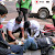Pengemudi Ojol Mengalami Kecelakaan Tunggal di Persimpangan Jalan Aceh 