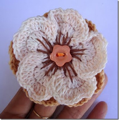 crochet_flower_brooch_3_2