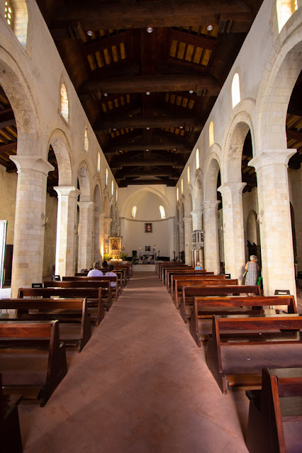 Duomo di Tropea- (Cattedrale di Maria Santissima di Romania)-Interno