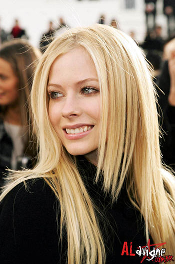  avril lavigne smile