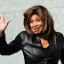 Tina Turner to give up US passport