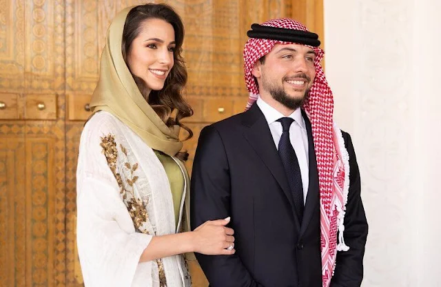 King Abdullah and Queen Rania. Rajwa Khaled bin Musaed bin Saif diamond ring. Crown Prince getting married