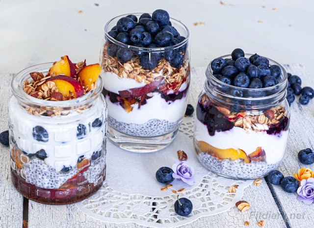 Wholesome Greek Yogurt Parfait with Chia Seeds and Fresh Fruit