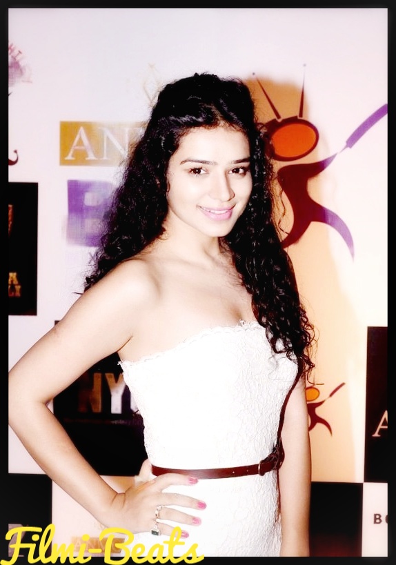 Sukirti Kandpal wallpaper and biography