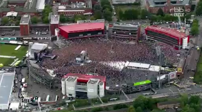 http://www.rp-online.de/panorama/ausland/one-love-manchester-popstars-stehen-mit-benefizkonzert-gegen-den-terror-auf-aid-1.6863689