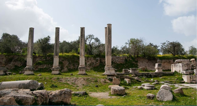 Древние руины Севастии