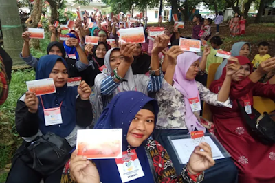 Ketahuan untuk Beli Kosmetik dan Rokok, Kartu Penerima PKH Dicabut