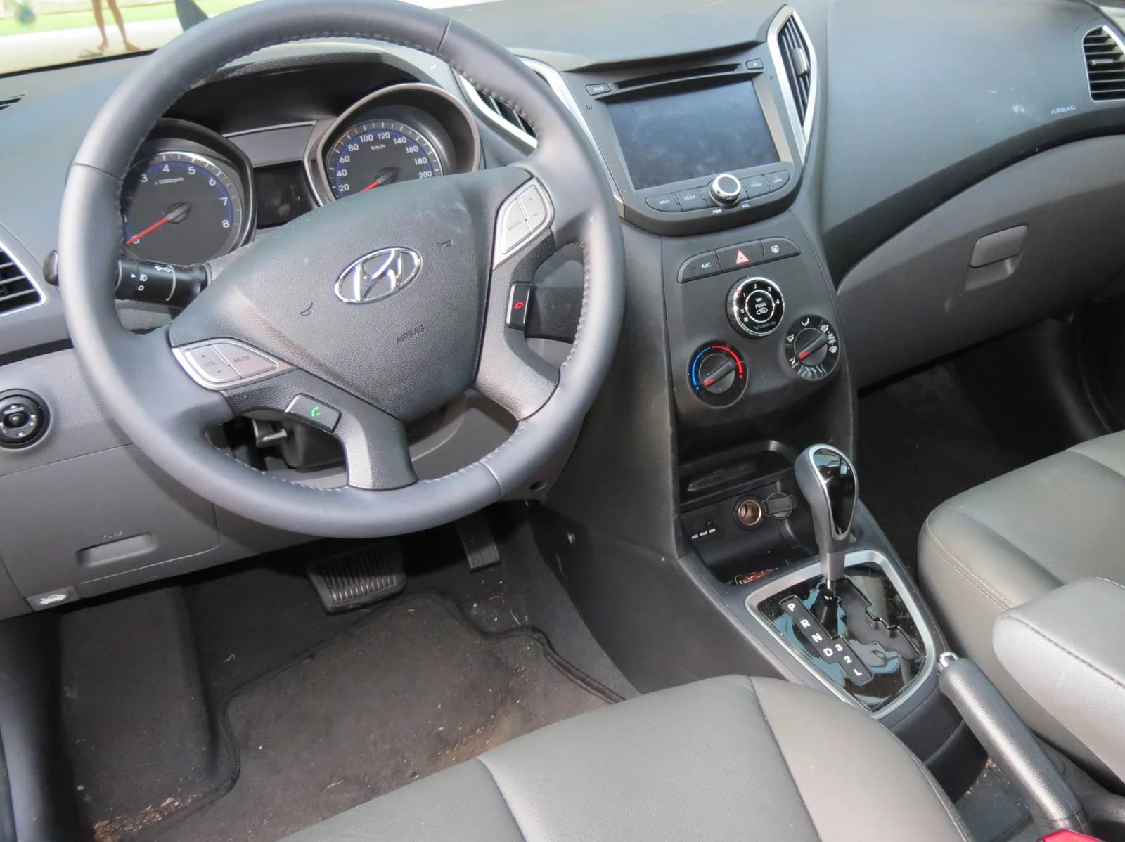 Hyundai HB20 1.6 Automático - painel