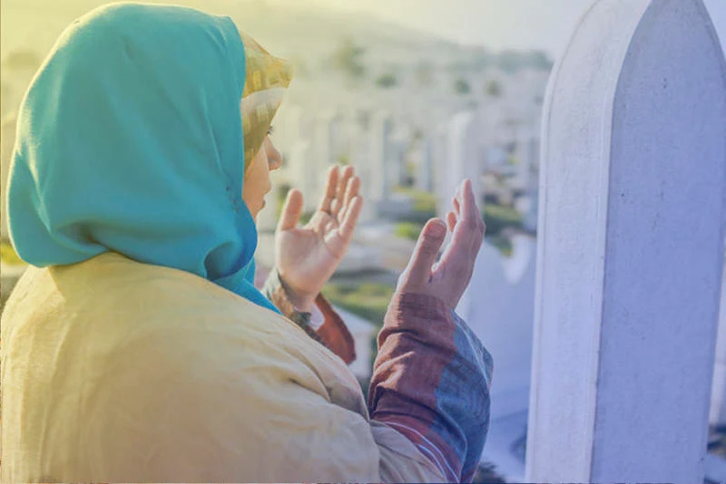 هل زيارة القبور واجبة بعد صلاة العيد؟