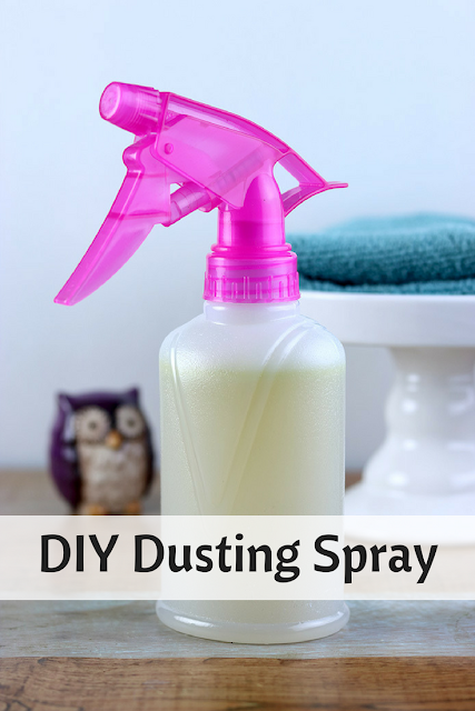 Make your own dusting spray recipe with this cleaning recipes.  DIY cleaning recipes are easy to make and can save you a lot of money.  Cleaning diy like this helps you get rid of dust and repel it naturally.  This natural cleaning product has no chemicals and uses natural essential oils to clean your home.  #dust #dusting #cleaning #dustingspray #diy #cleaningrecipe #diycleaningrecipe #lemon #castilesoap