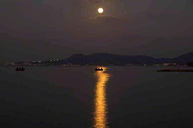 moonset, water, reflection, mountains,Okinawa